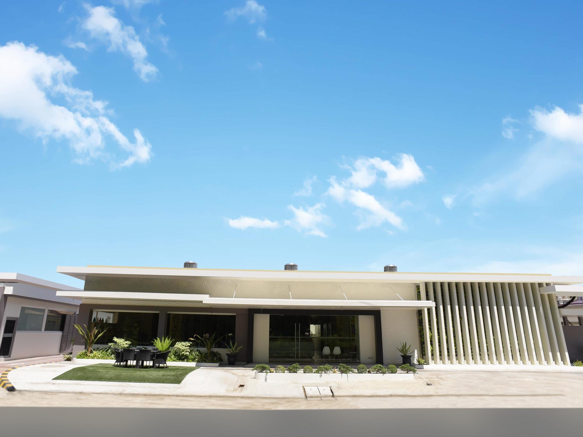 Laoag Parklane Hotel Exterior foto